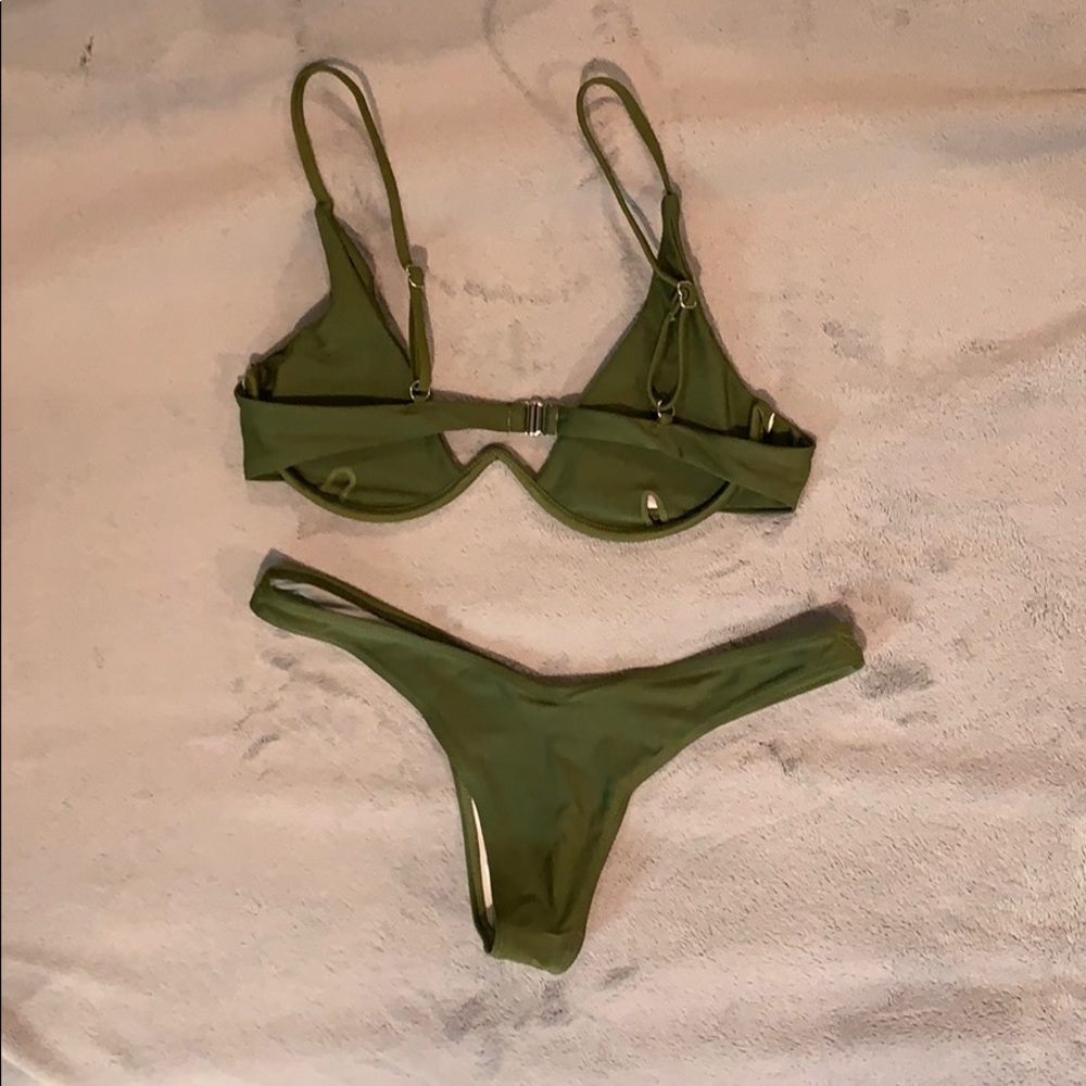 Bikini set - Picture 2 of 2